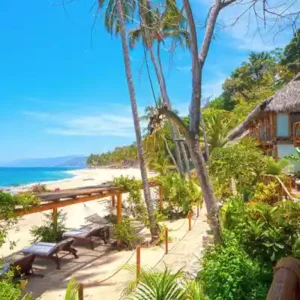 Bains pacifiques et mariachis